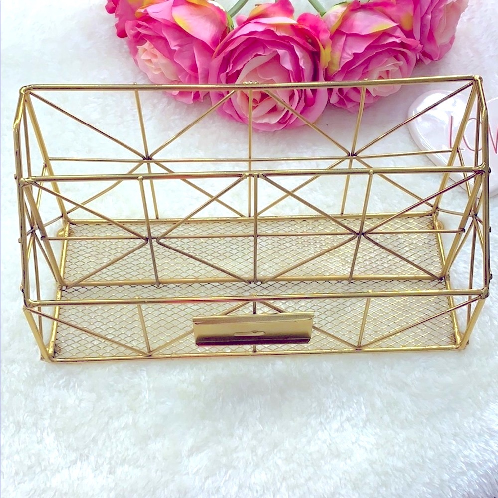 Gold organizer. 🎀